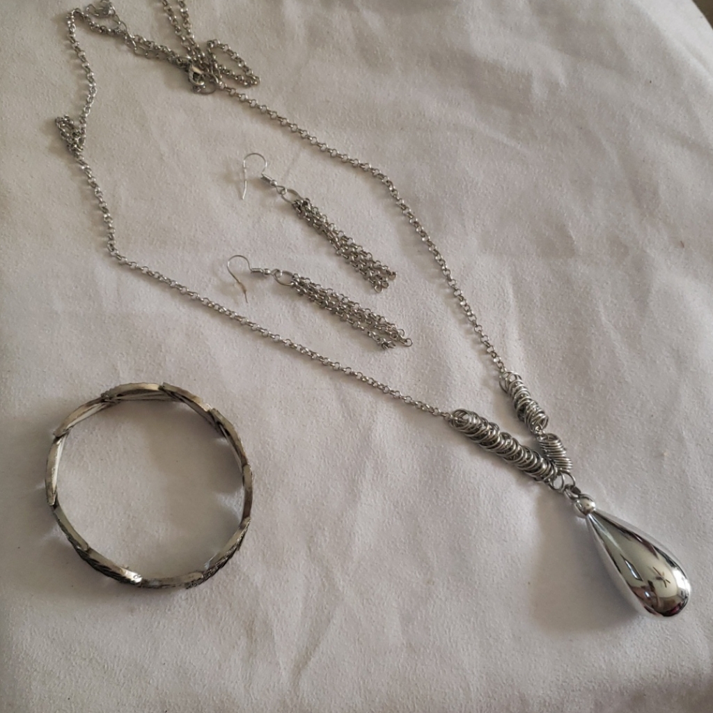 Long New Necklace, Bracelet And Earrings2x10
